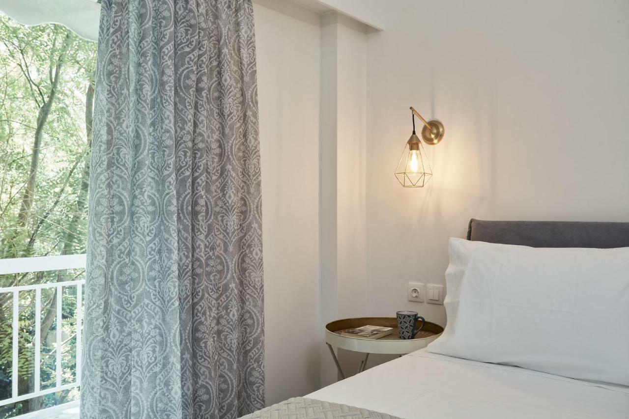 Trendy Living In Koukaki Athens Exterior photo